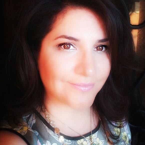 Meet the Posher Other - Meet your Posher, Abigail